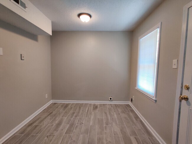 Foto del edificio - 2 Bedroom Near Downtown Charlotte