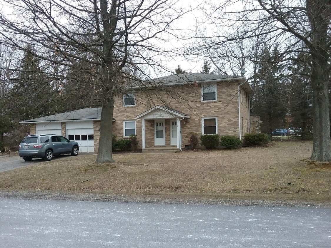 Primary Photo - 3839 Beech Hill Rd NW