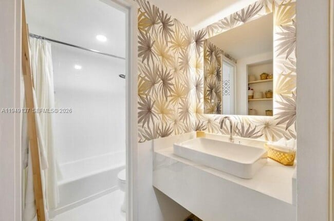 Building Photo - 2899 Collins Ave