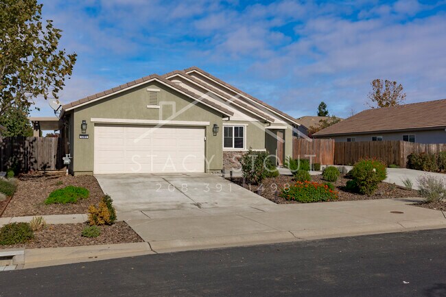 Foto del edificio - 1385 Deerwood St