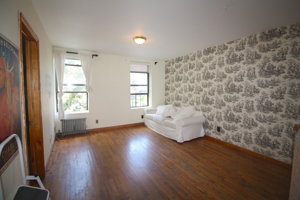 Primary Photo - 460 9th Ave