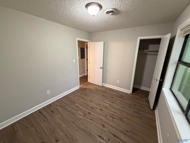 Foto del edificio - 12326 Chicamauga Trail SE