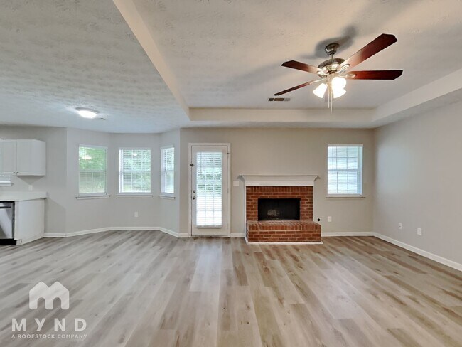 Building Photo - 211 Nicki Ct
