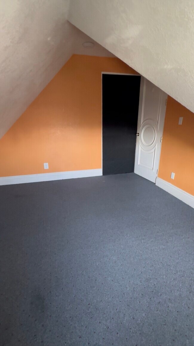 Photo - 847 Linden Ave House