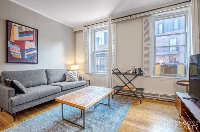 Building Photo - 529 Beacon St