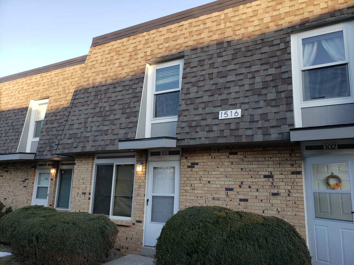 1516 S Pierson St, Lakewood, CO 80232 Condo for Rent in Lakewood, CO