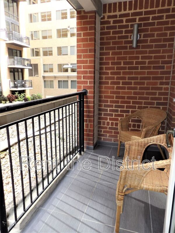 Foto del edificio - 915 E Street NW