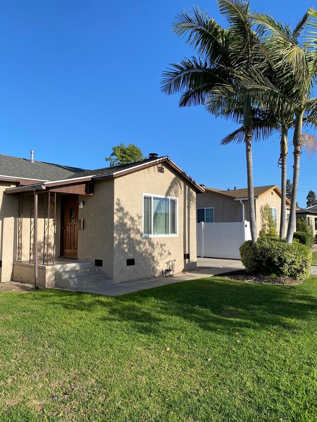 Building Photo - 4800 Gaviota Ave