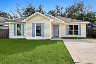 Building Photo - 530 Northshore Ln