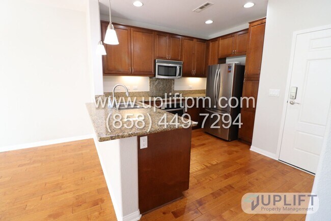 Building Photo - 1 Bed, 1 Bath Condo w/ Garage Parking, Com...