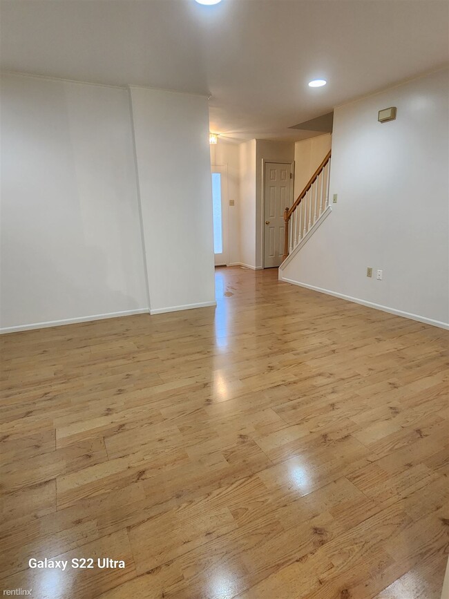 Foto del edificio - 3 br, 2.5 bath Townhome - 1585 Pinewind Drive