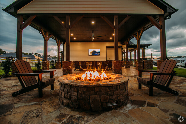 Fire Pit - One Park Place Apartments