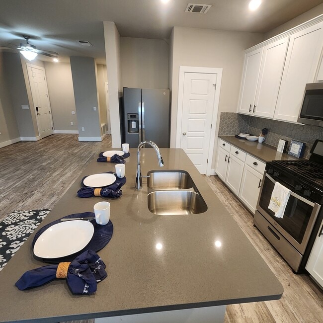 Foto del edificio - 7506 Burnham Pl