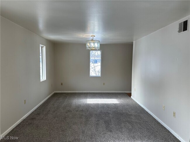 Foto del edificio - 761 E Park Ave