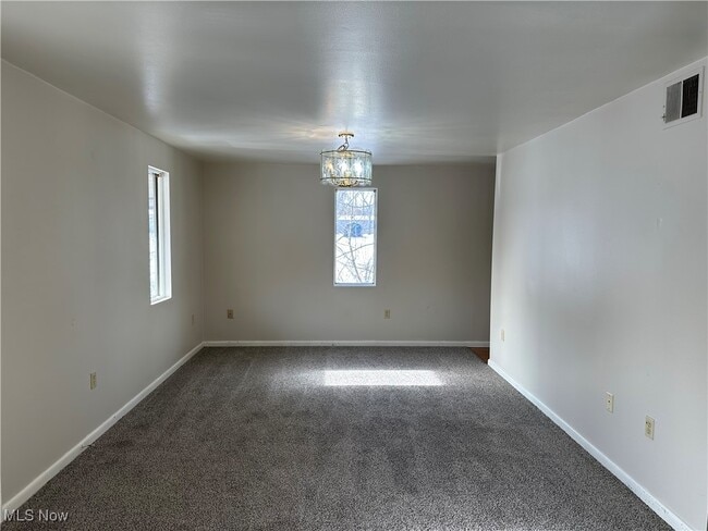 Building Photo - 761 E Park Ave