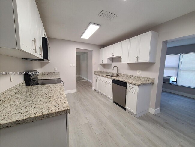 Foto del edificio - 4751 NW 12th Dr