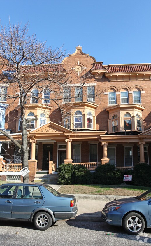 Foto principal - 2805 N Calvert St