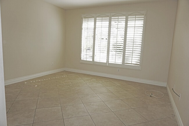 Building Photo - 78359 Moongold Rd