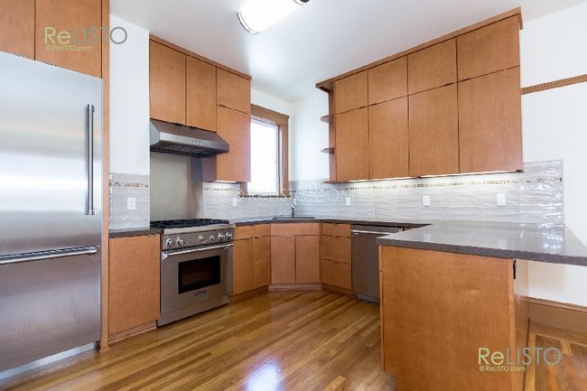 Foto del edificio - 1121 Clay St
