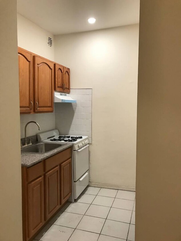 Foto del edificio - 250 Saratoga Ave