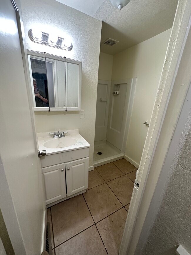 Foto del edificio - 1398 N Millbrook Ave