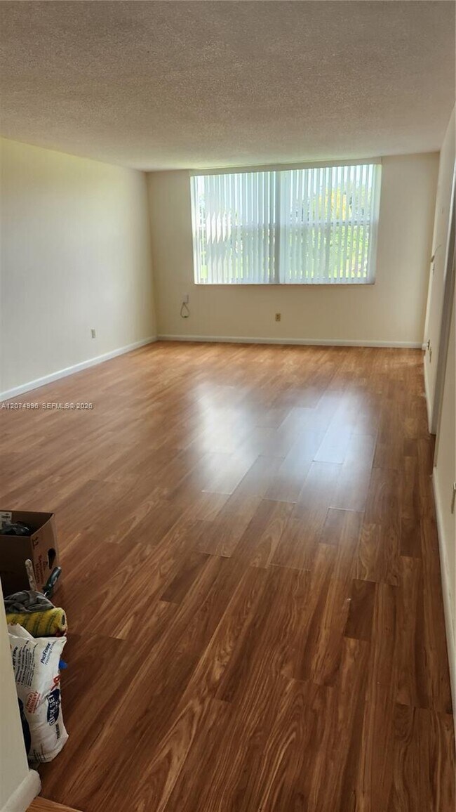 Building Photo - 6550 Royal Palm Blvd