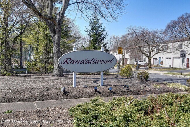 Building Photo - 624 Randall Way