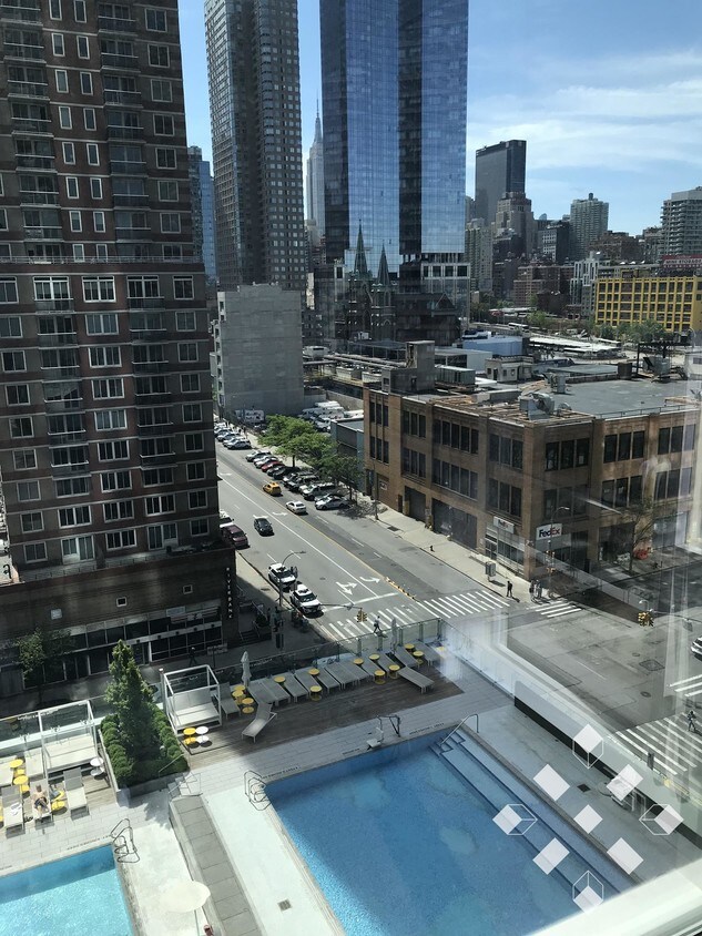 Foto principal - 605 West 42nd Street