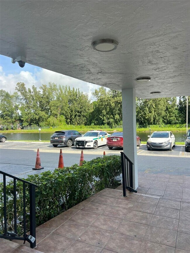 Foto del edificio - 16465 NE 22nd Ave