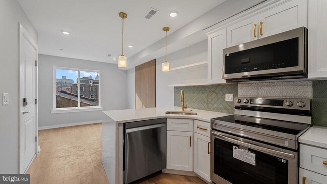 Building Photo - 1432 Ogden St