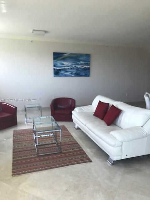 Building Photo - 1755 E Hallandale Beach Blvd