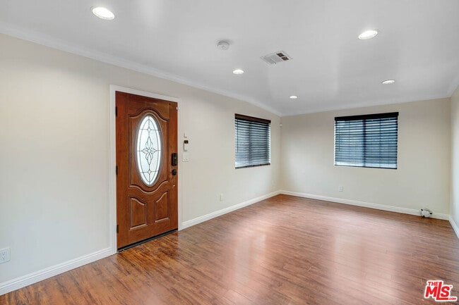 Foto del edificio - 1314 O'Melveny Ave