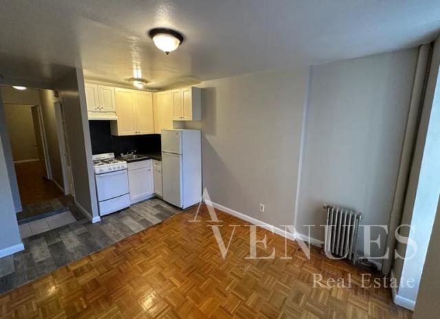 Foto principal - 1 bedroom in NEW YORK NY 10019