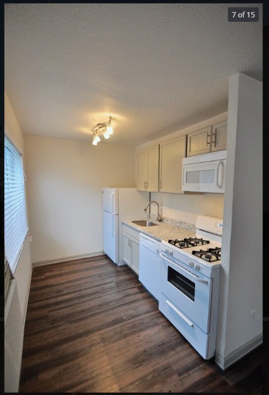 Foto del edificio - 4115 Douglas Ave