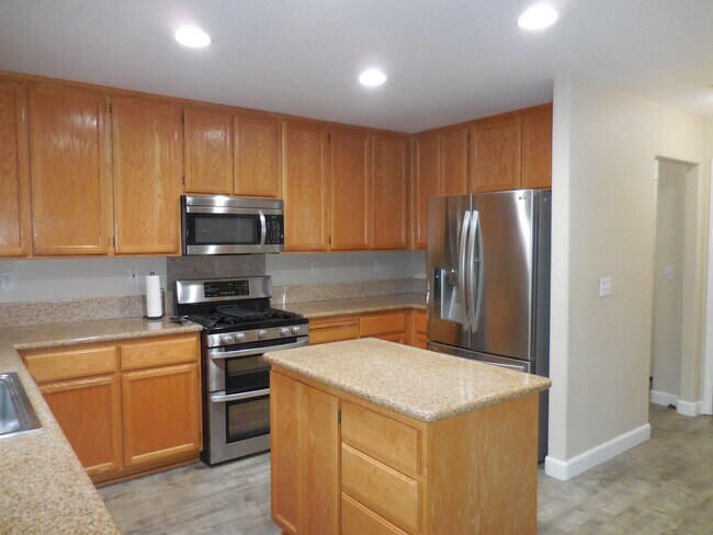 Building Photo - Gorgeous Vacaville Cul-de-Sac Home Available!