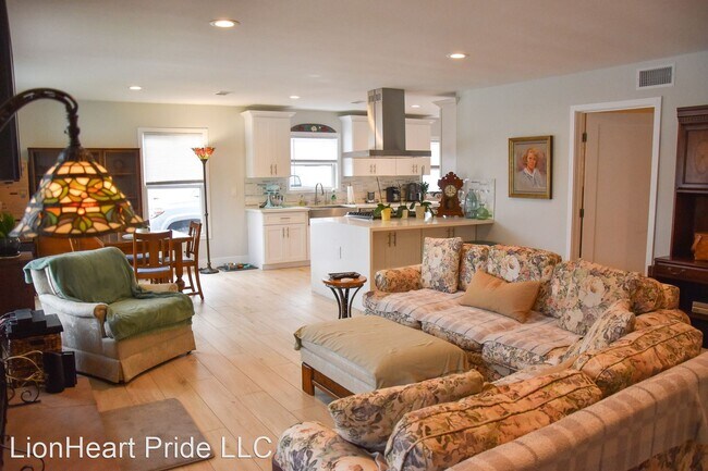 Foto del edificio - 3 br, 2 bath House - 462 North Shattuck