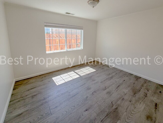 Building Photo - 17151 Via Flores