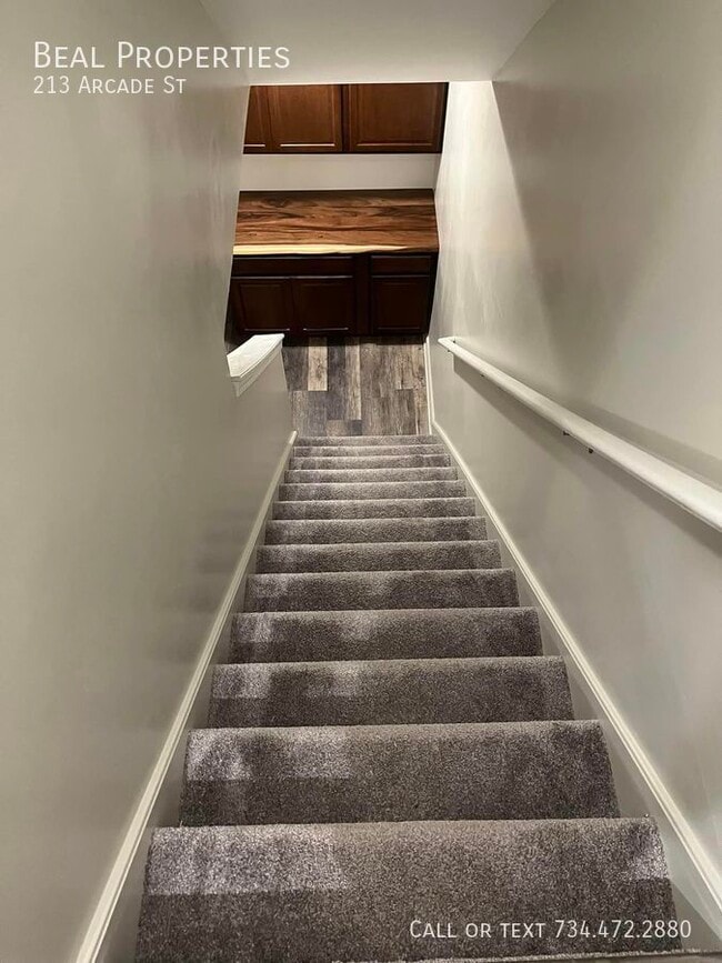 Building Photo - 213 Arcade St