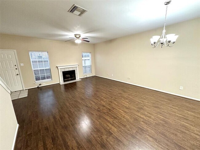 Foto del edificio - 3132 Holly Hall St