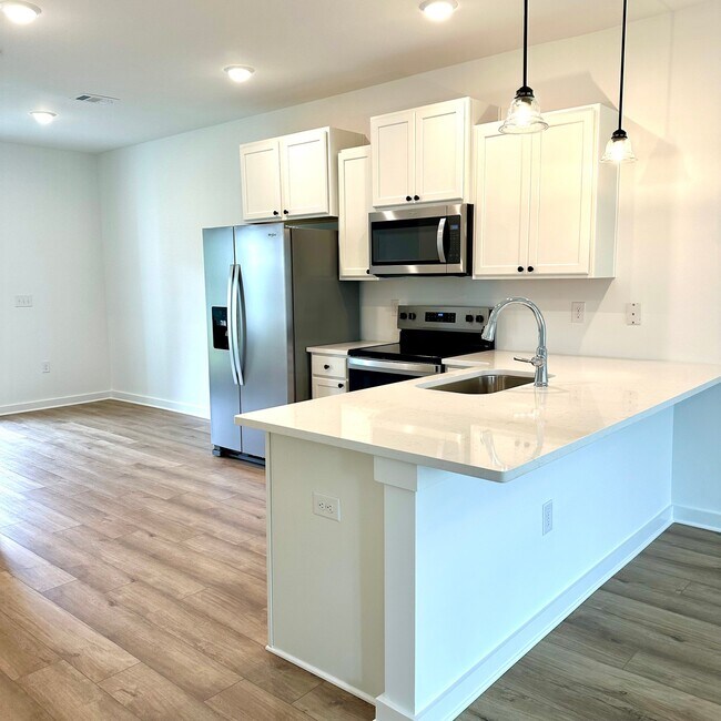 Foto del edificio - 5870 Tyndall Pl