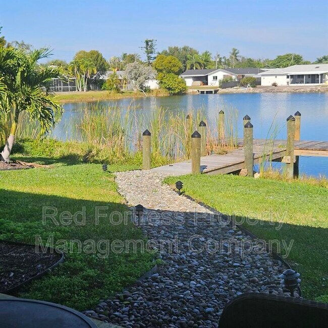 Foto del edificio - 15930 Lake Candlewood Dr
