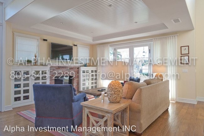 Building Photo - 3 br, 3.5 bath House - 130 San Clemente St
