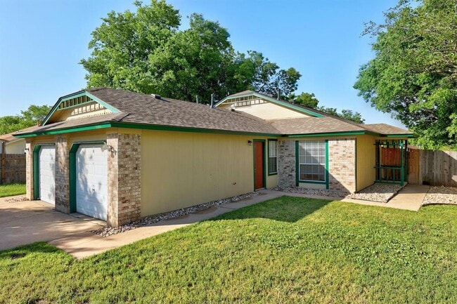 Building Photo - 12302 Dellrey Dr