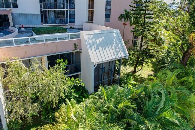 Foto del edificio - 20329 W Country Club Dr