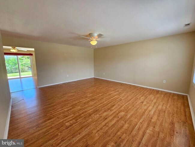 Building Photo - 2293 Four Seasons Dr