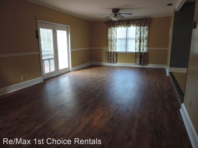 Foto del edificio - 3 br, 1 bath House - 204 E Fourth Street