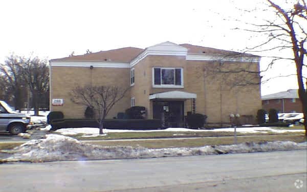 Building Photo - 720 Crescent St