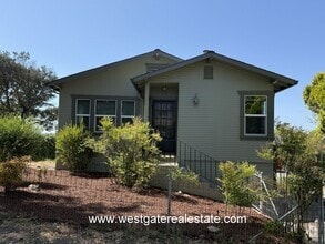 Building Photo - 1360 Skillman Ln