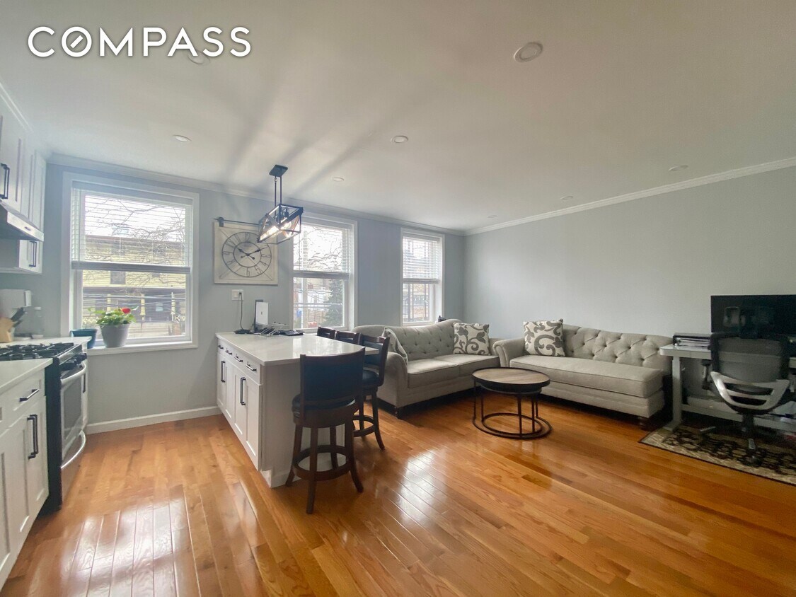 2606 14th St Queens, NY 11102 Alquileres en Queens, NY