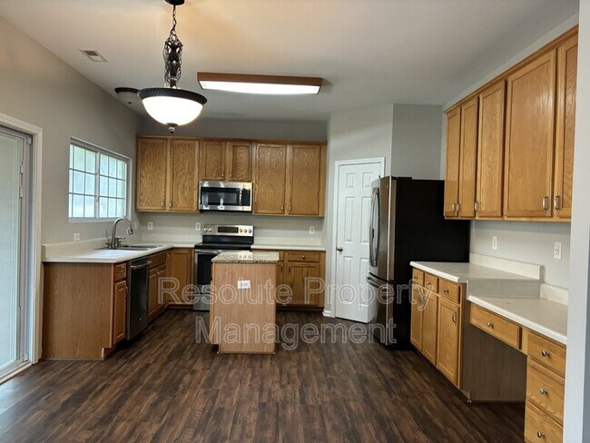 Building Photo - 821 Stackhurst Way